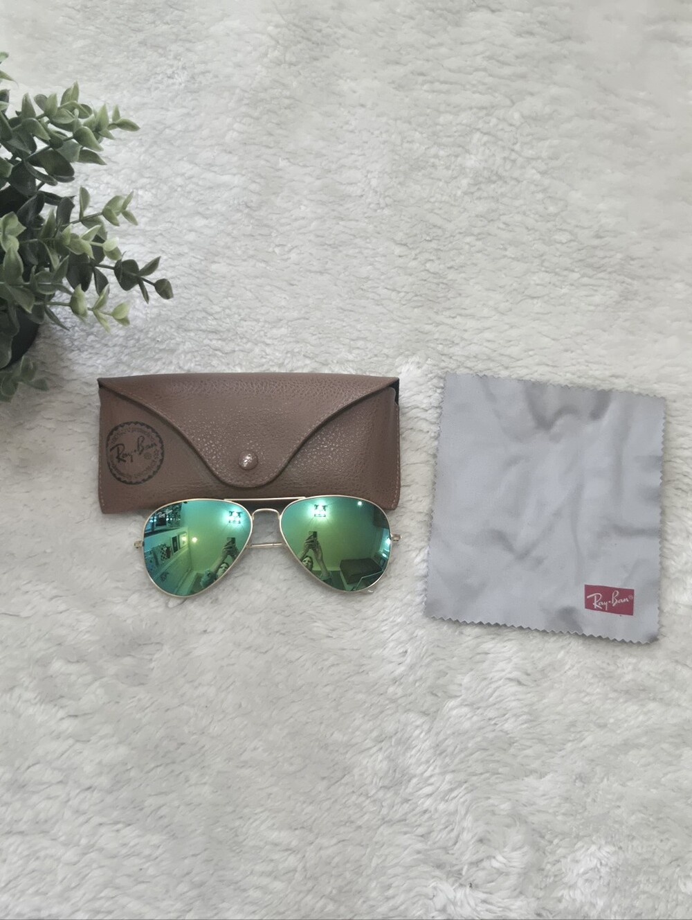 Ray-Ban Classic Aviator Green Flash Lenses Gold Frame Sunglasses with Case